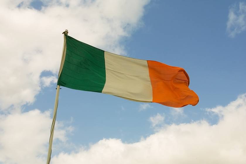 Ιρλανδία: Μείωση του ελλείμματός κατά 0,2% από ότι ορίζει η σύμβαση
