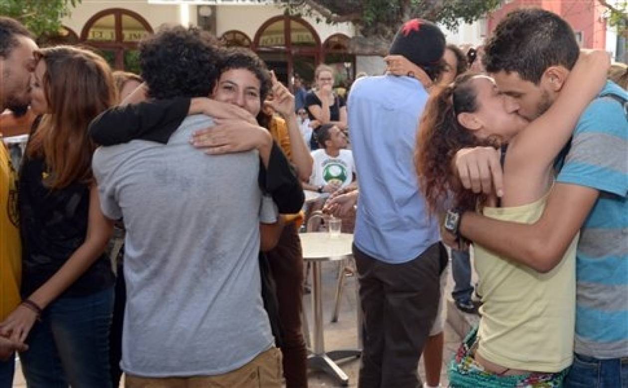 Μαρόκο: Διαμαρτυρία για το φιλί που «ανέβηκε» στο Facebook
