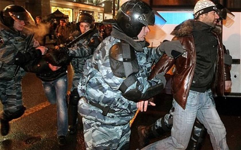 Ρωσία:Εκατοντάδες συλλήψεις σε εθνικιστικές συγκρούσεις