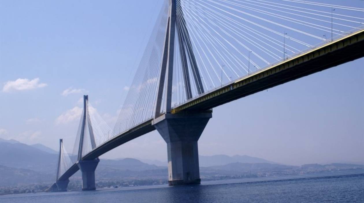 Θρίλερ με αυτοκτονία από τη γέφυρα Ρίου-Αντιρρίου