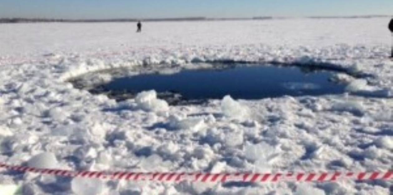 Ρωσία: Δύτες ανέσυραν μετεωρίτη από λίμνη