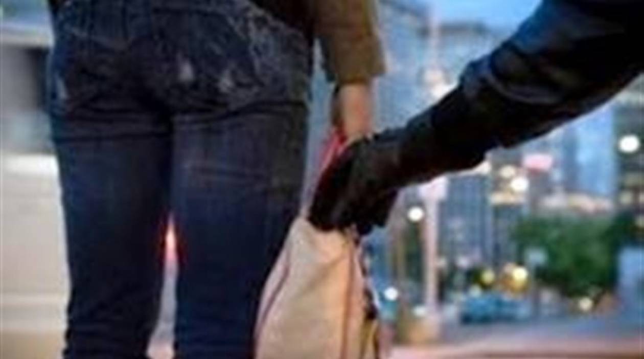 Θεσσαλονίκη: Η 29χρονη αντί να αγοράζει... άρπαζε τσάντες!
