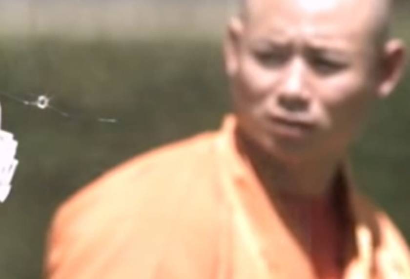 Μοναχός Shaolin περνά βελόνα μέσα από τζάμι (vid)