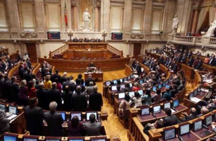 Πορτογαλία: Η Βουλή ψήφισε περικοπές σε μισθούς και συντάξεις