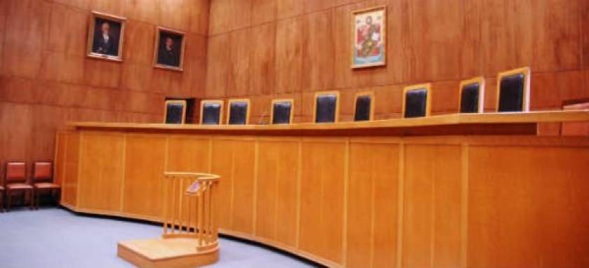 Απόφαση «ανάσα» δικαστηρίου για υπερχρεωμένο παπά