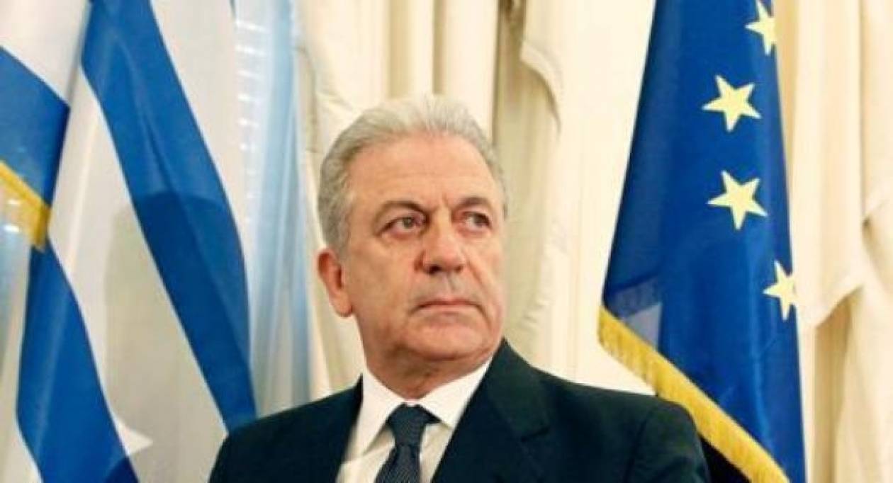 Ο Δ.Αβραμόπουλος θα εκπροσωπήσει την κυβέρνηση στην κηδεία του Μαρτένς