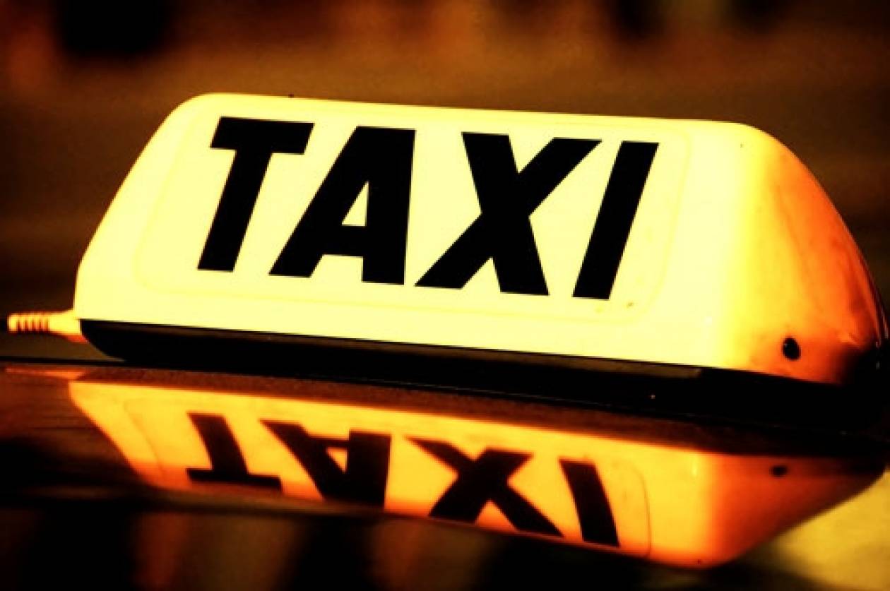 60% των πολιτών παίρνει παράνομους «ταξιτζήδες»