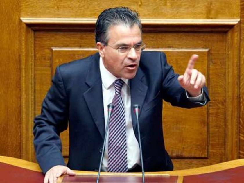 Ντινόπουλος: Να είναι πιο προσεχτικοί στο υπουργείο Οικονομικών