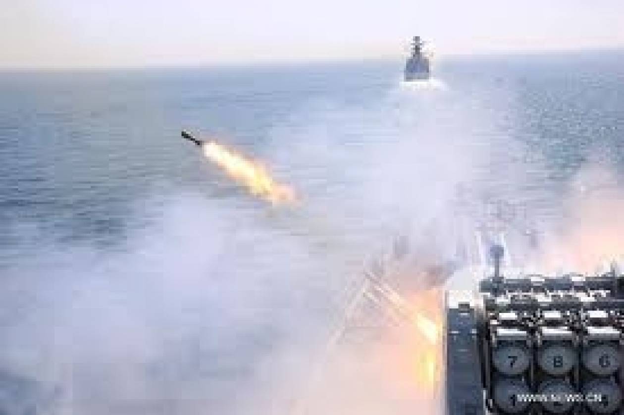 Δείτε την εκτόξευση κινεζικών πυραύλων από τη θάλασσα