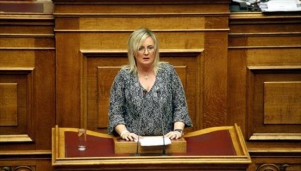 Με άρθρο της, βουλευτής των ΑΝ.ΕΛ. ζητά τον ξεσηκωμό των Ελλήνων