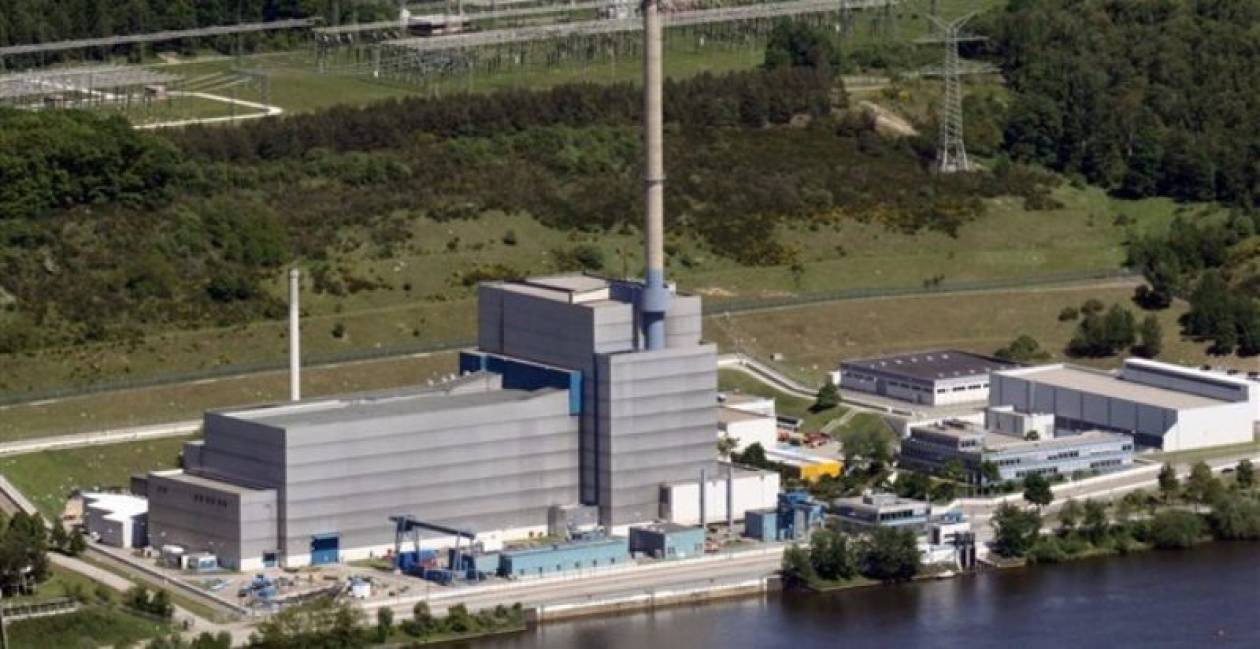 Η Γερμανία κλείνει πυρηνικά εργοστάσια και η Βρετανία κατασκευάζει νέα
