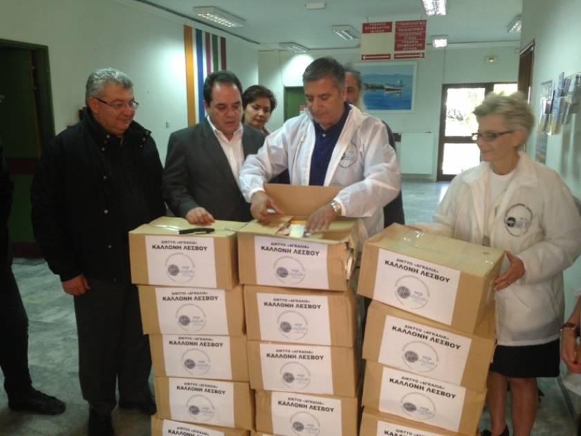 Λέσβος: ΙΣΑ και «Αποστολή» παρέδωσαν φάρμακα και υγειονομικό υλικό