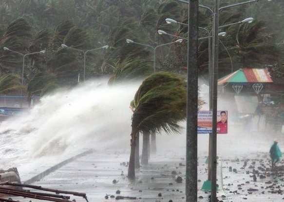 Στο Βιετνάμ κατευθύνεται ο φονικός τυφώνας