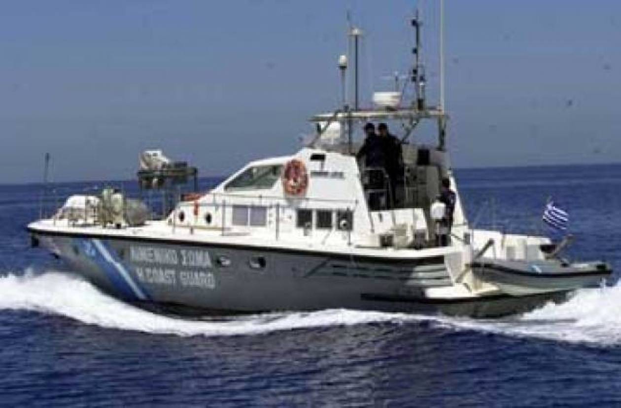 Σκάφος με 20 παράνομους μετανάστες ανοιχτά της Κεφαλονιάς