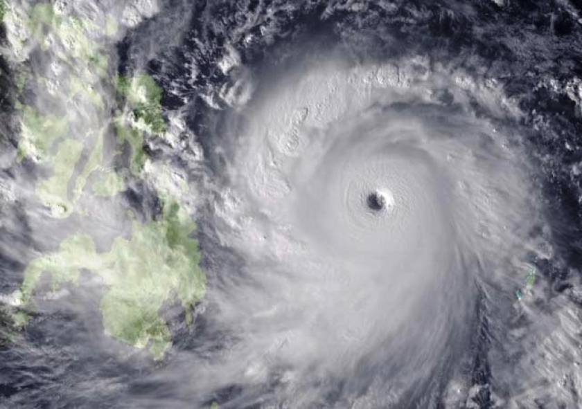 Μετά τις Φιλιππίνες, ο τυφώνας Χαϊγιάν σαρώνει και το Βιετνάμ