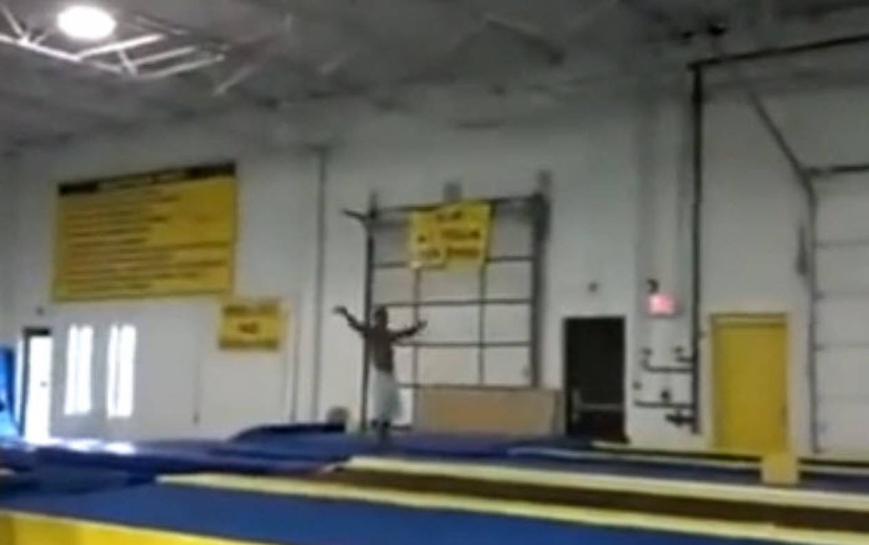 Απίστευτο βίντεο: Γυμναστής κάνει backflips... για μετάλλιο!