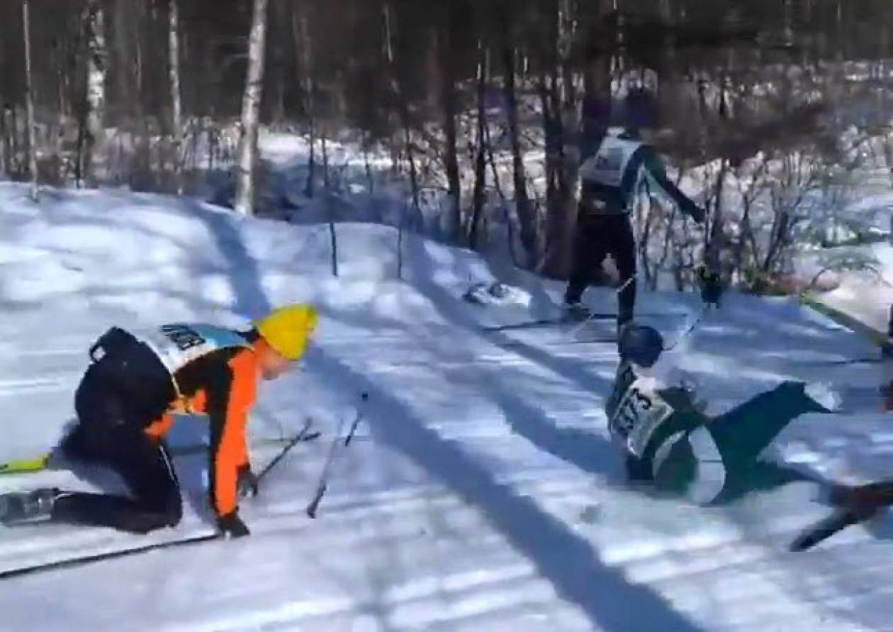 Σε αγώνα σκι, ακόμα τρώνε τούμπες... (βίντεο)