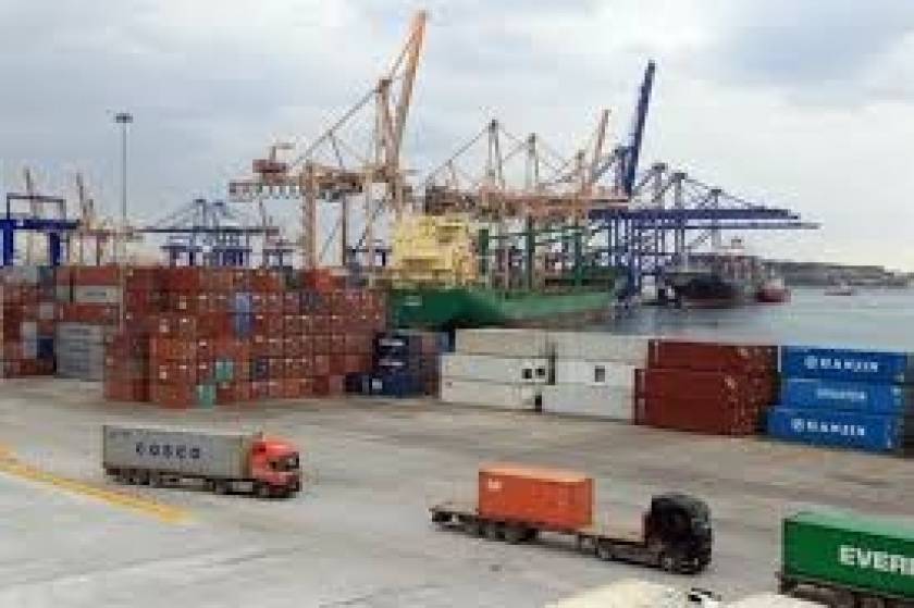COSCO: Επένδυση 230 εκατ. ευρώ στο λιμάνι του Πειραιά
