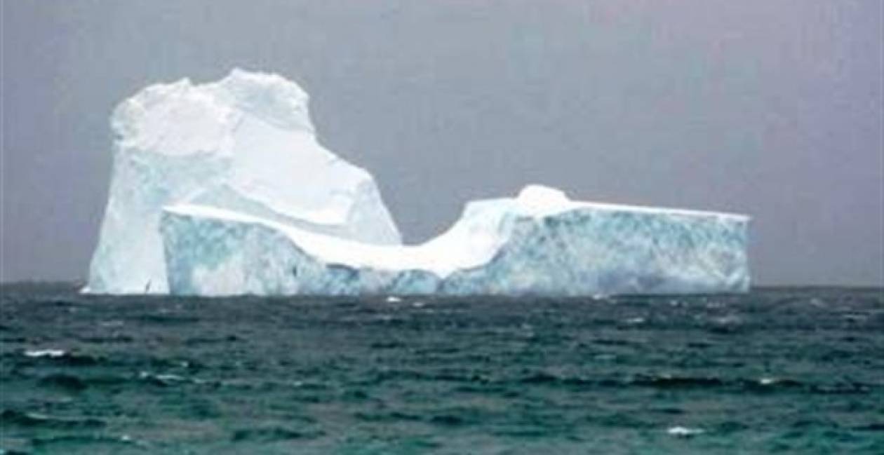 Γιγάντιο παγόβουνο «ταξιδεύει» στην Ανταρκτική