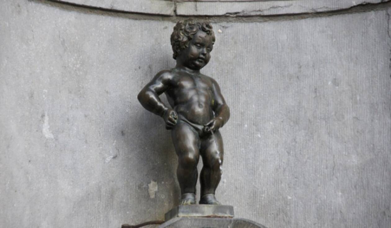 Το άγαλμα Βρυξελλών Manneken Pis μετακομίζει...