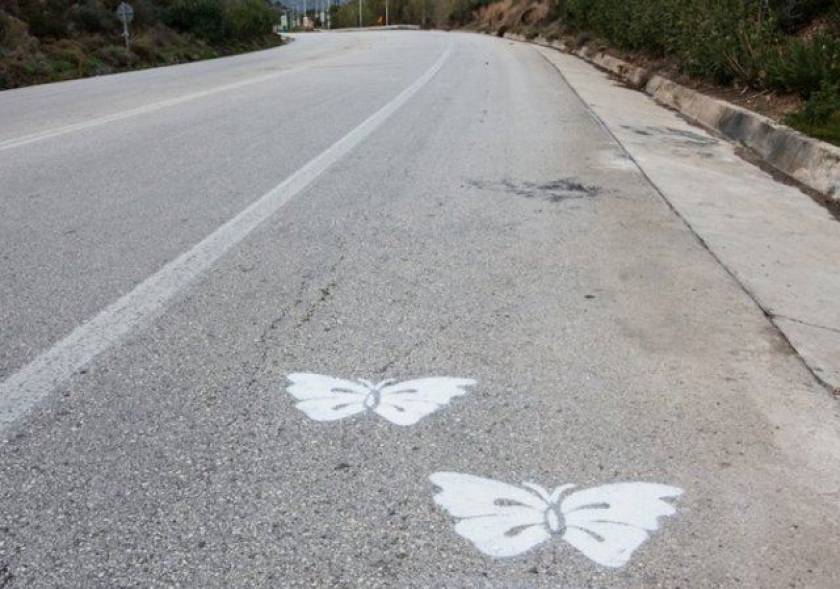 Συγκλονιστικό: Μία λευκή πεταλούδα για κάθε ψυχή που χάθηκε στο δρόμο