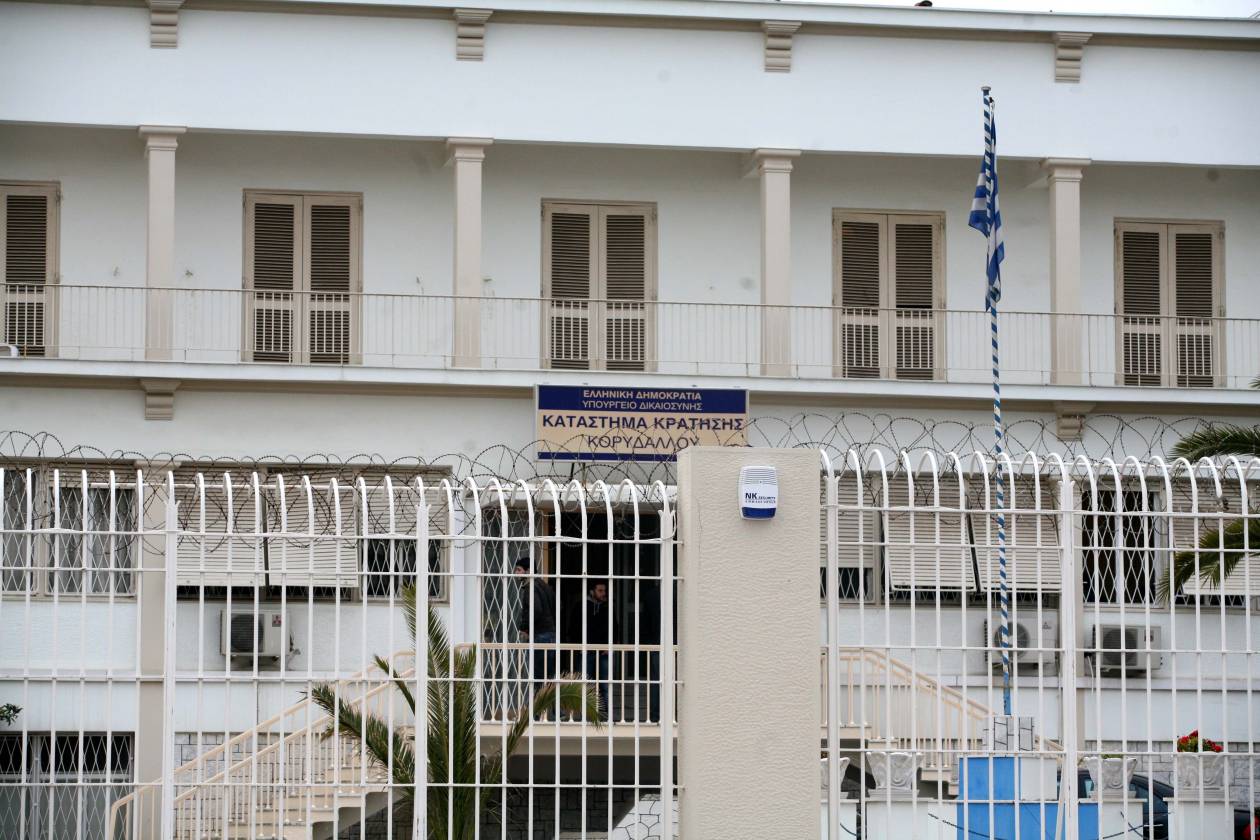 «Τακτική του Κορυδαλλού να μην επιτρέπει εθνικά σύμβολα στα κελιά»