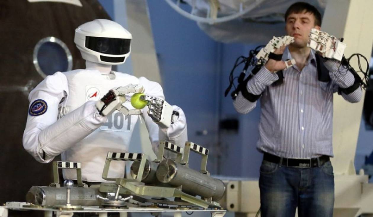 Στη Ρωσία παρουσίασαν ανθρωπόμορφο ρομπότ – κοσμοναύτη
