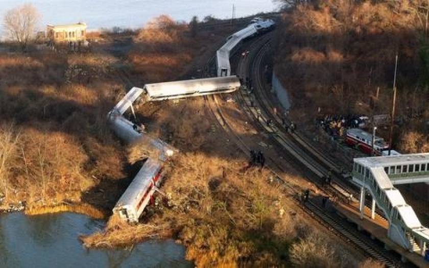 ΗΠΑ: Τέσσερις νεκροί και 70 τραυματίες από τον εκτροχιασμό τρένου