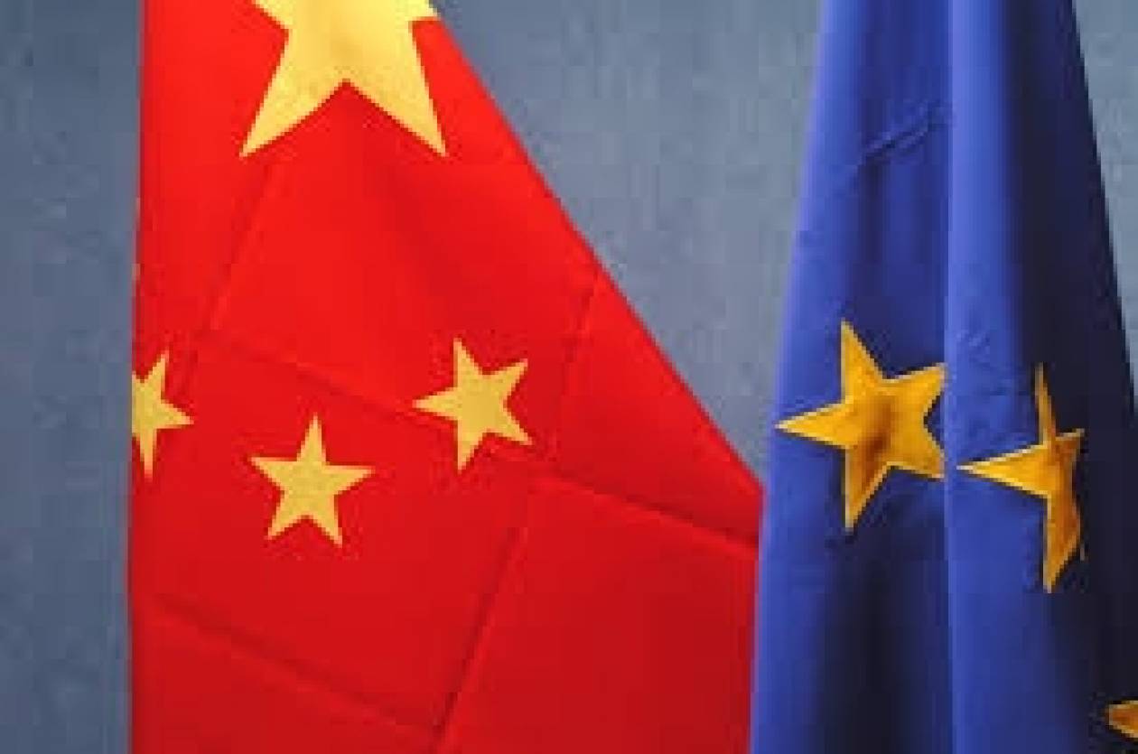 Κλιμακώνεται η κόντρα της ΕΕ με την Κίνα για τους ηλιακούς συλλέκτες