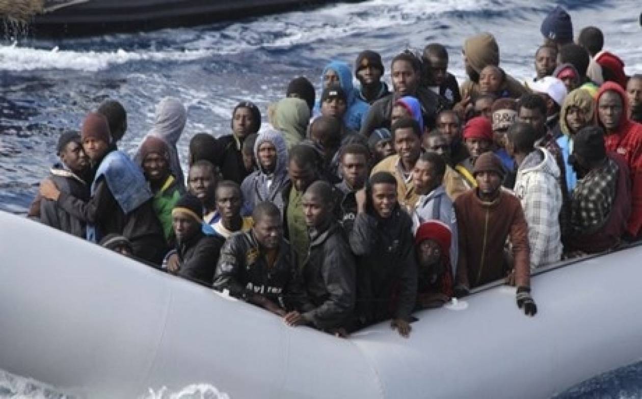Ακυβέρνητο πλοίο με 100 λαθρομετανάστες ανοικτά της Καλαβρίας
