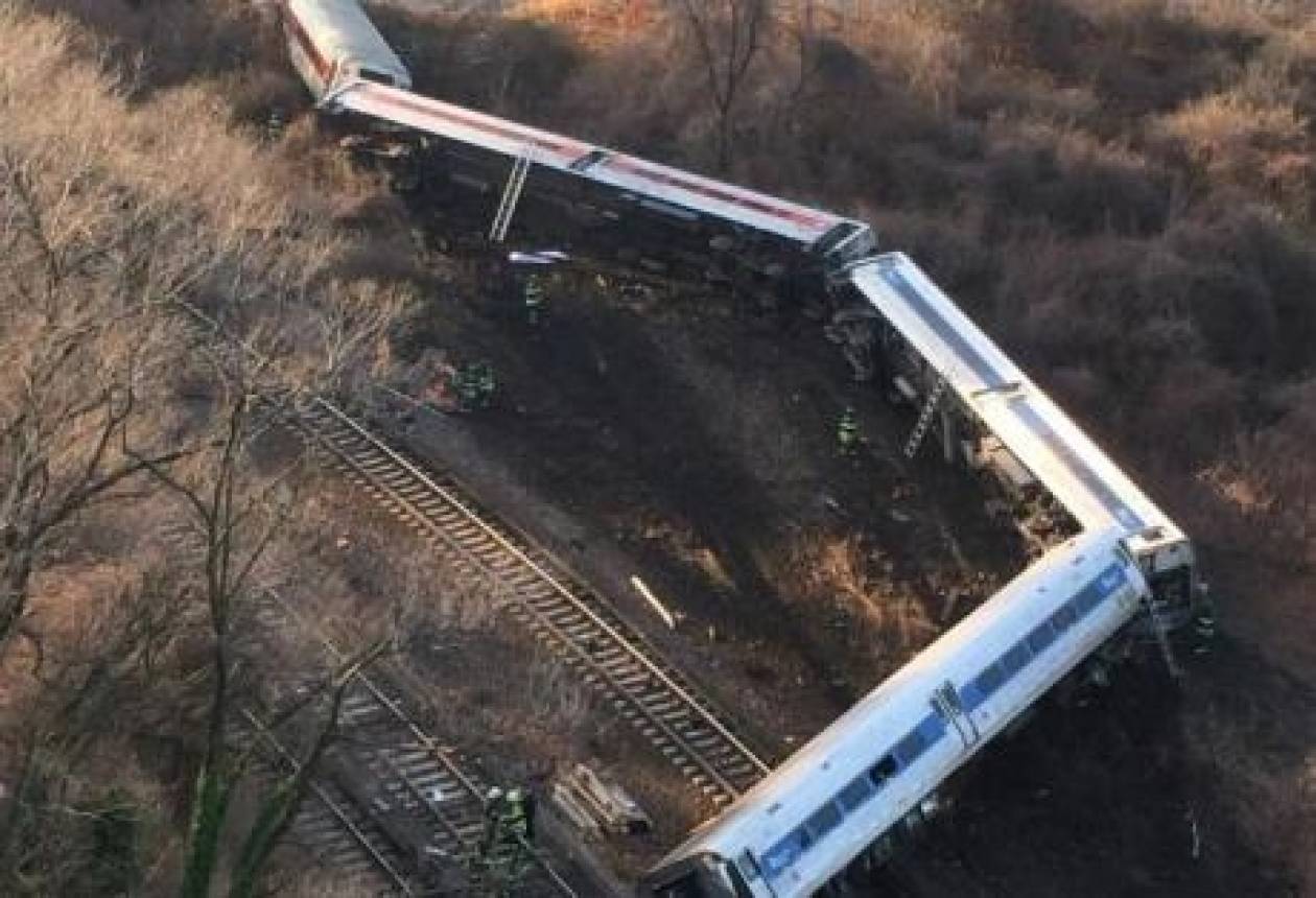 ΗΠΑ:Το τρένο που εκτροχιάστηκε μπήκε με υπερβολική ταχύτητα στη στροφή