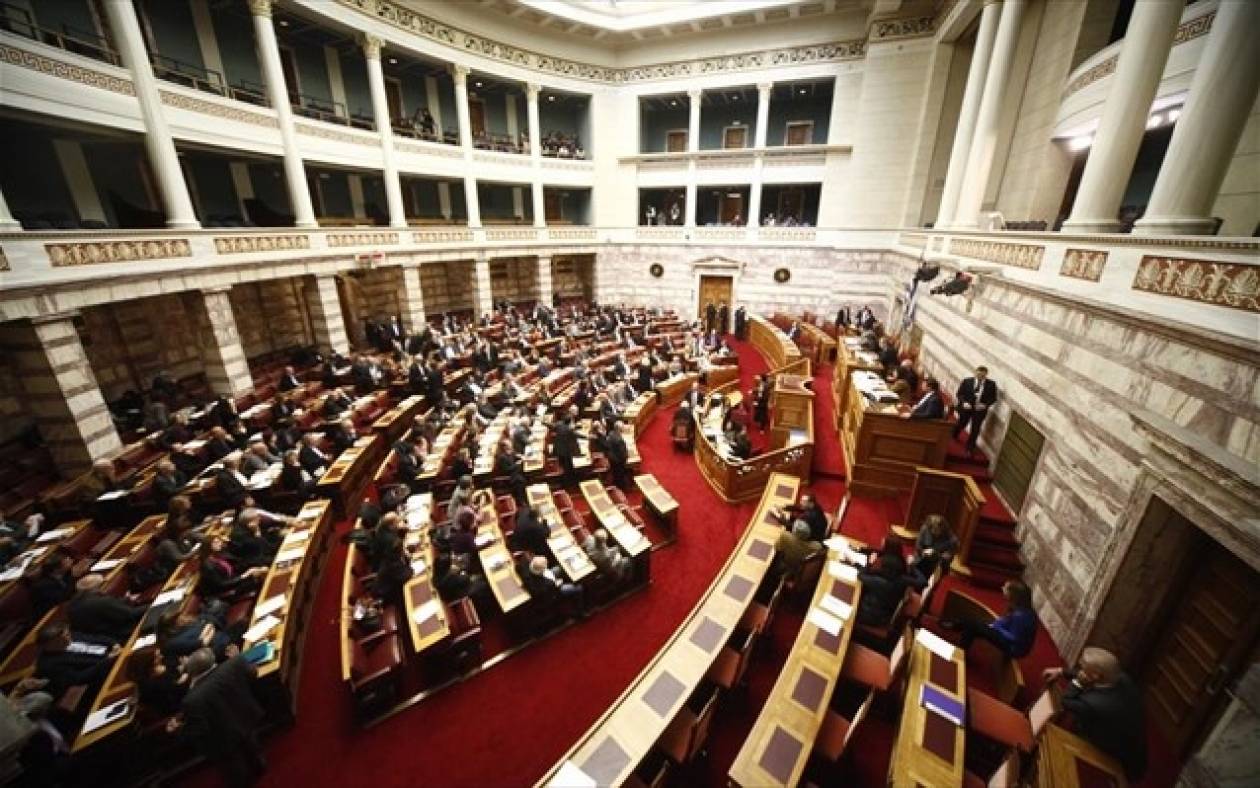 Συνεχίστηκε η αντιπαράθεση στη Βουλή για τον Προϋπολογισμό του 2014