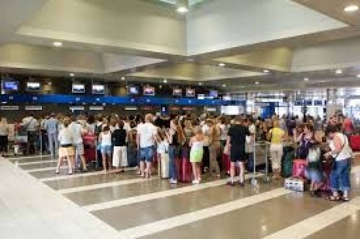 ΣΕΤΕ: Διψήφια αύξηση τουριστικών αφίξεων στα αεροδρόμια στο 11μηνο