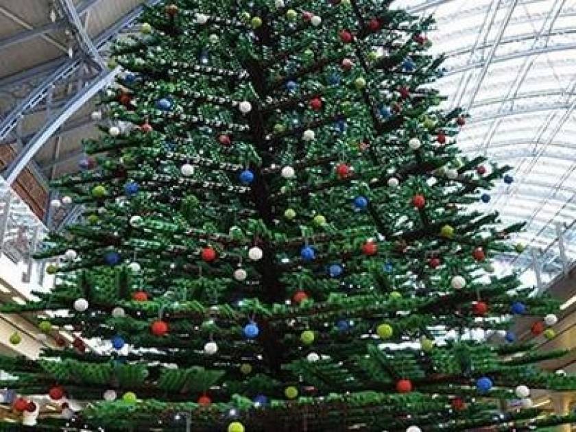 Κατερίνη: Ένα χριστουγεννιάτικο δέντρο που «ρέει» αγάπη