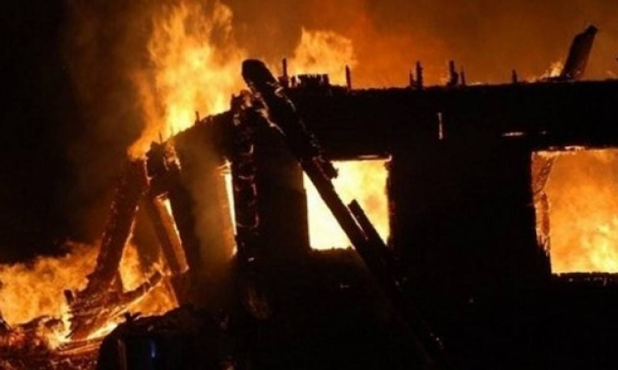 Καταστράφηκε το σπίτι ηλικιωμένων από φωτιά που ξέσπασε από τζάκι