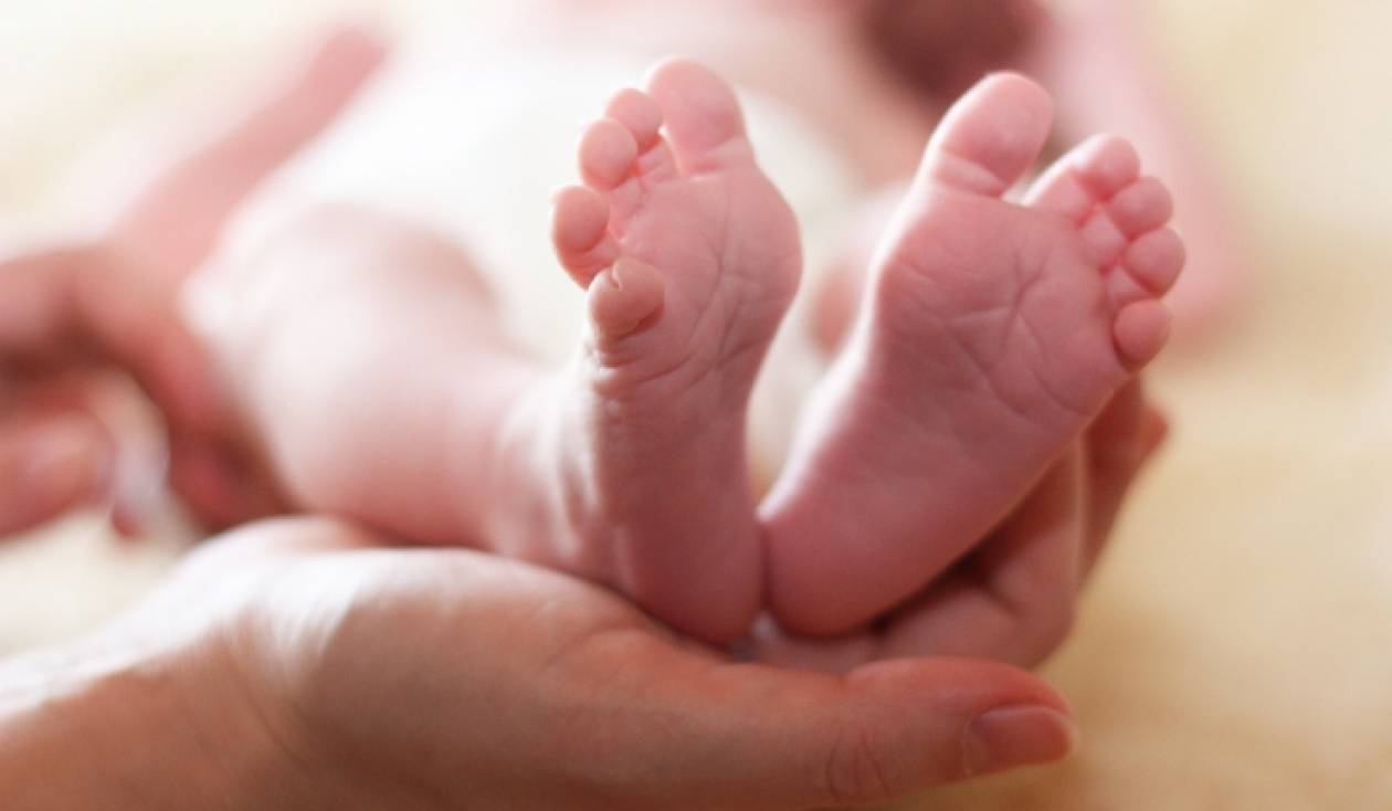 Απίστευτο!  Γυναίκα στην Ινδία γέννησε 10 βρέφη μέσα σε 24 ώρες