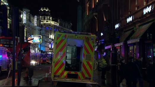 Κατέρρευσε οροφή γνωστού θεάτρου στη Βρετανία-Φόβοι για θύματα