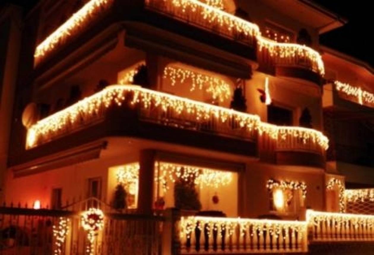 Το πιο εντυπωσιακά χριστουγεννιάτικα στολισμένο σπίτι στην Ελλάδα