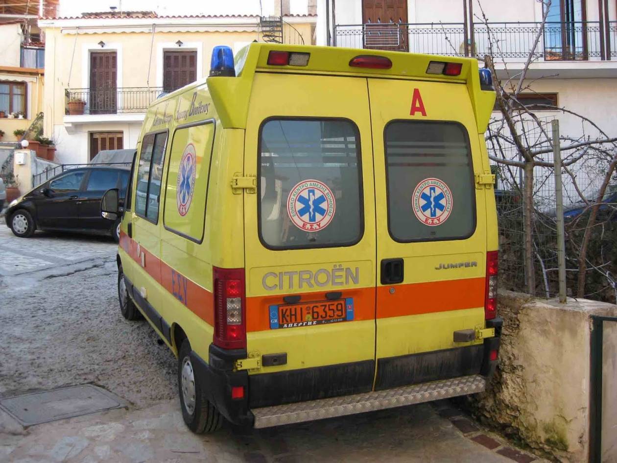 Χίος: «Έσβησε» στην άσφαλτο, περιμένοντας το ασθενοφόρο