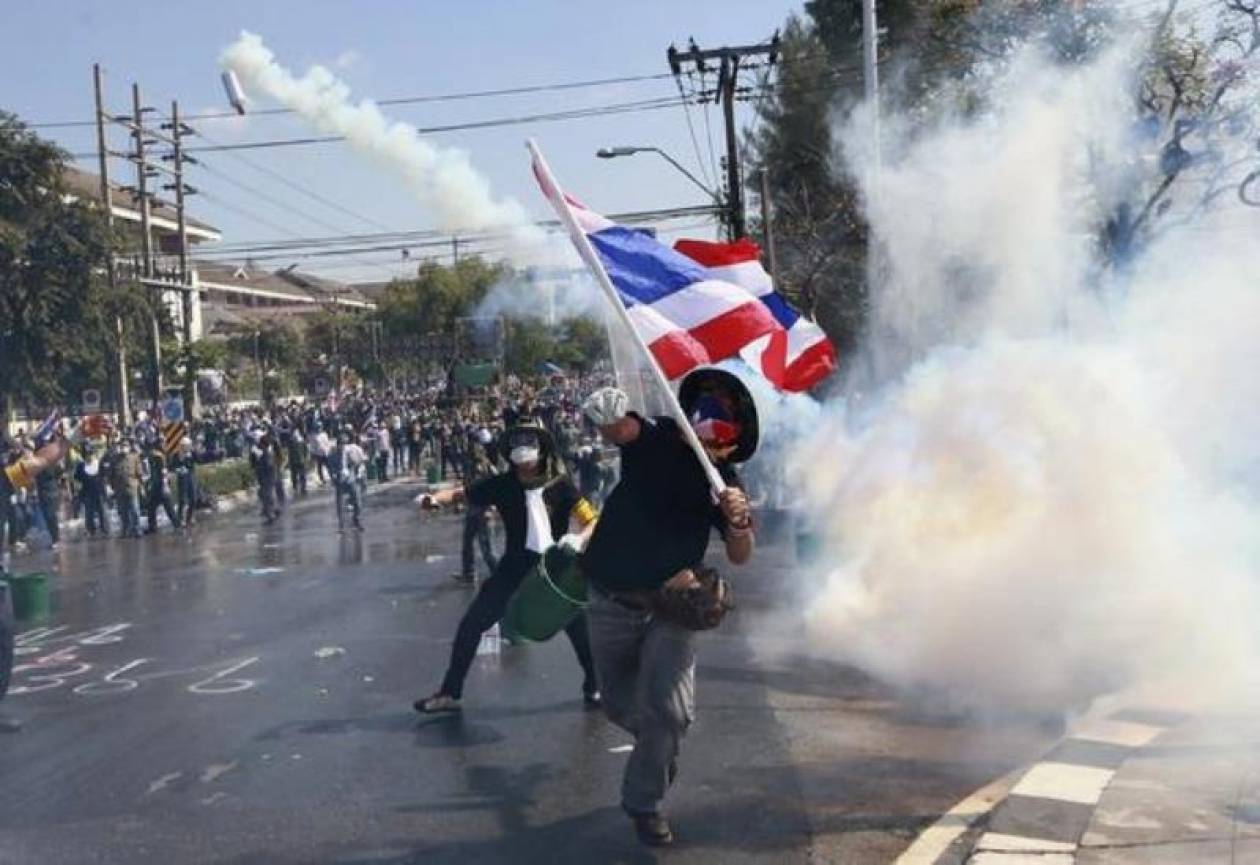 Επεισόδια στην Ταϊλάνδη – Δακρυγόνα κατά διαδηλωτών