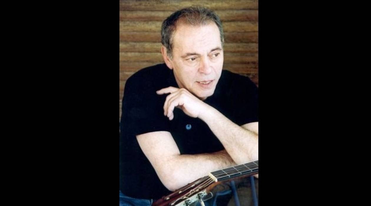 Πέθανε ο τραγουδιστής και ηθοποιός Νίκος Δημητράτος