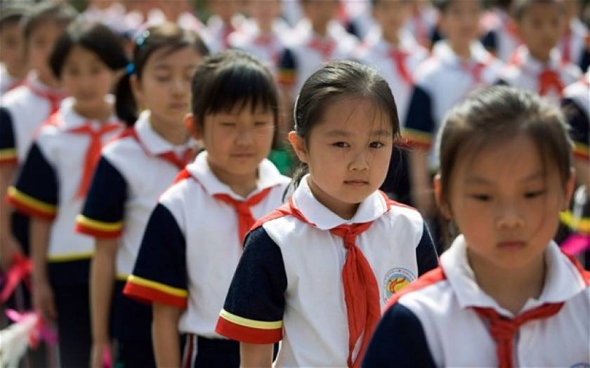 Κίνα: Καταργεί στρατόπεδα και χαλαρώνει την πολιτική του ενός παιδιού