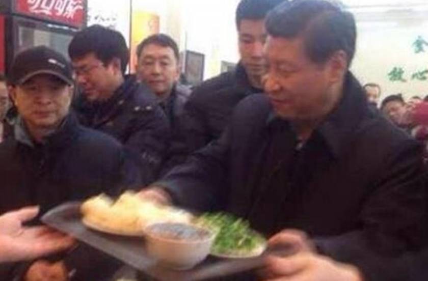 Στην ουρά για ψωμάκια ατμού ο πρόεδρος της Κίνας