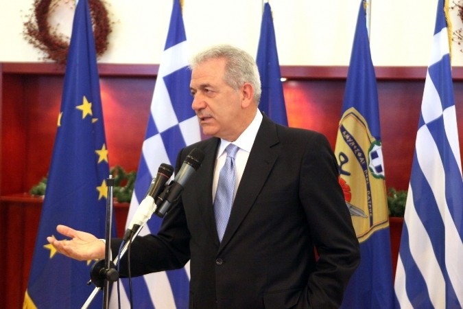 Αβραμόπουλος: Η Ελλάδα της τιμής και των αξιών αντιστέκεται (pics+vid)