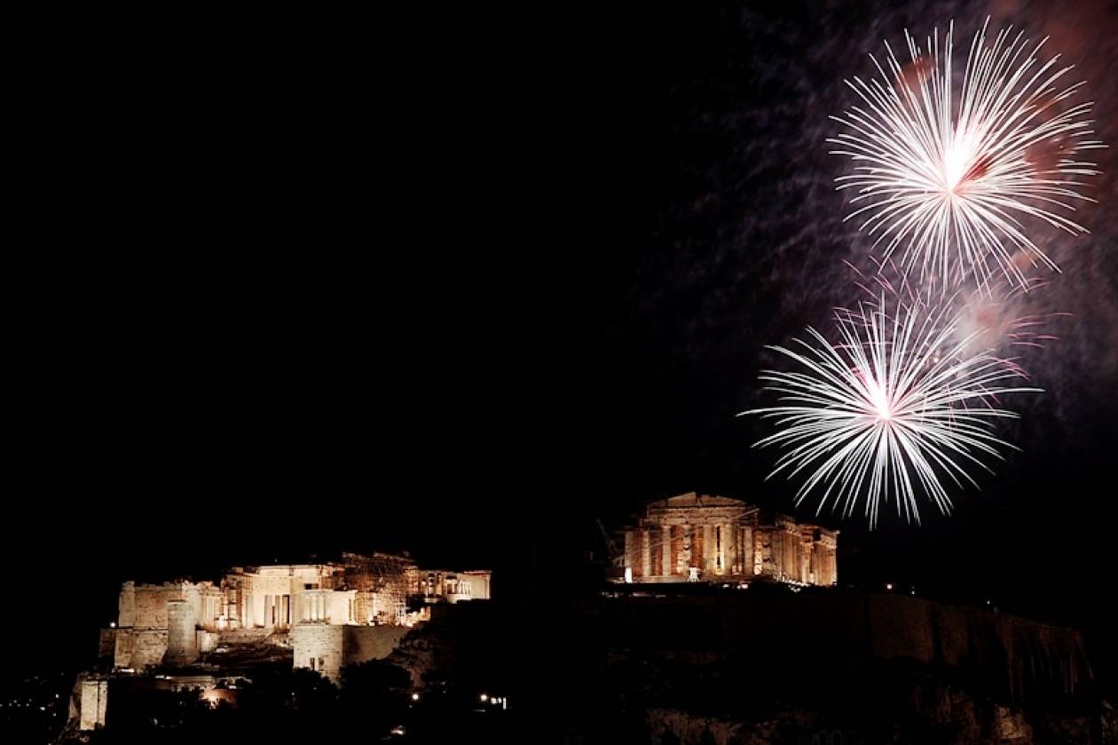 Η Αθήνα υποδέχτηκε το 2014 (βίντεο)