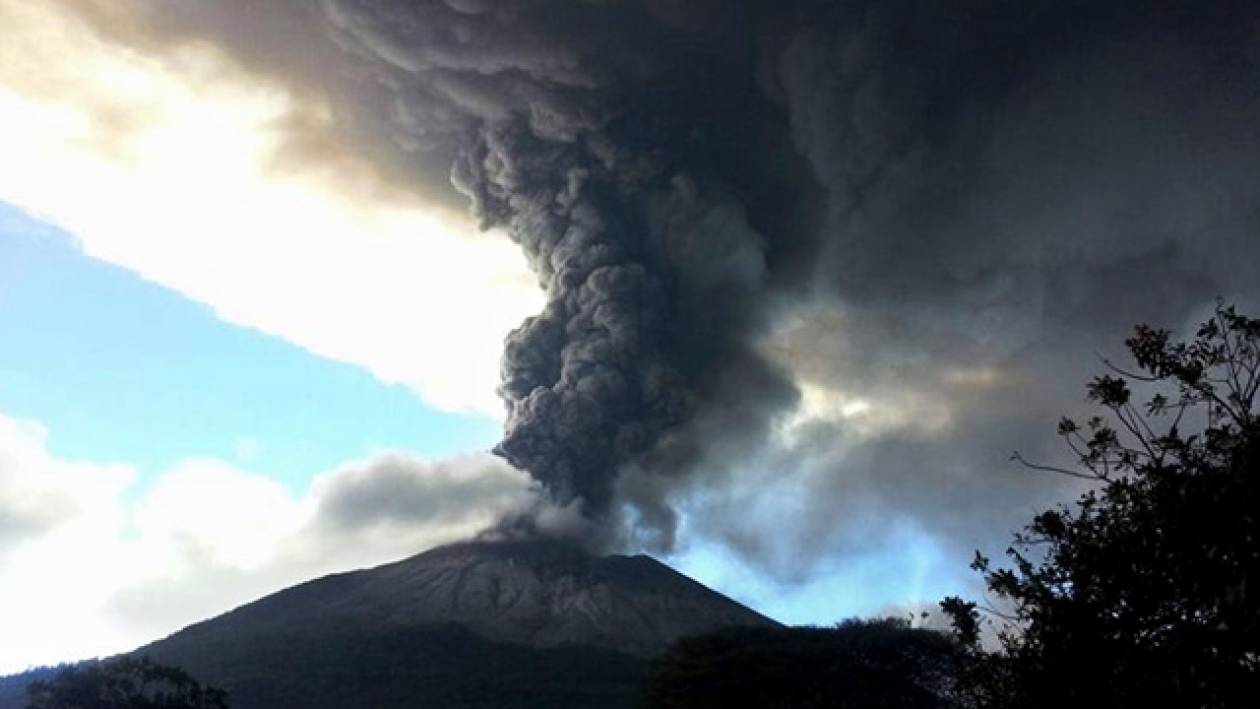 Σαλβαδόρ: Εκκενώνονται περιοχές γύρω από το ηφαίστειο Τσαπαραστίκ