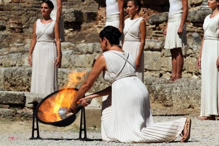 Η αφή της ολυμπιακής φλόγας είναι και θα μείνει ΜΟΝΟ ελληνική