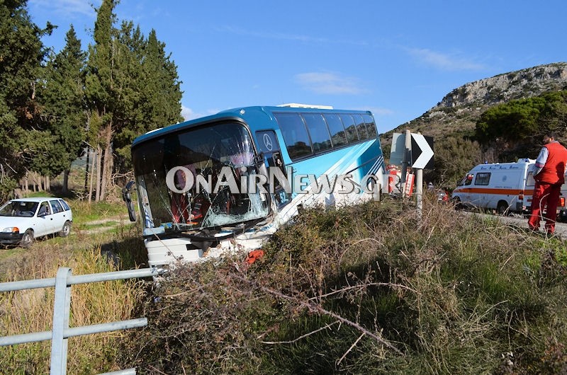 ΠΡΙΝ ΛΙΓΟ: Λεωφορείο του ΚΤΕΛ συγκρούστηκε με Ι.Χ. – Ένας νεκρός