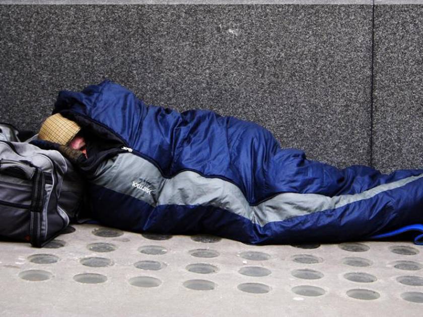 Το κράτος θα νοικιάζει σπίτια στους άστεγους