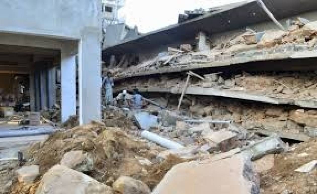 Ινδία: Τους 17 έφτασαν οι νεκροί από την κατάρρευση κτιρίου